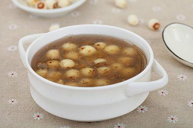 小孩沉迷《黑神话》偷偷充钱 腾讯新闻辟谣：假报道